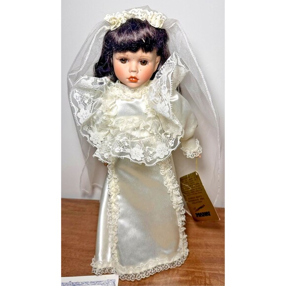 Limited Edition Seymour Mann's - Connoisseur Doll Collection - Bride Frederika - Picture 1 of 8